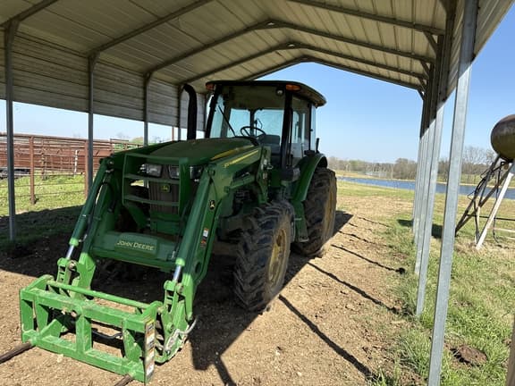 Image of John Deere 5100E equipment image 3