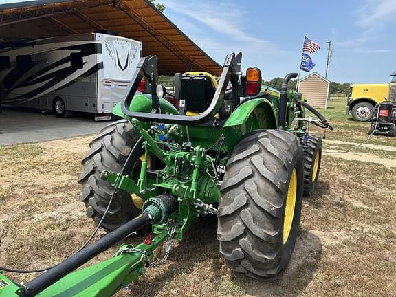 Image of John Deere 5100E equipment image 4