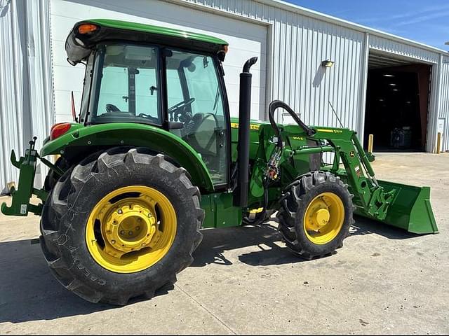 Image of John Deere 5100E equipment image 4