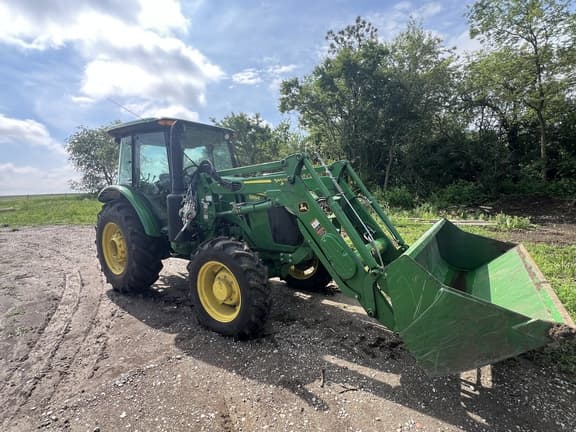 Image of John Deere 5100E equipment image 4