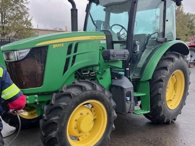 Image of John Deere 5100E equipment image 1