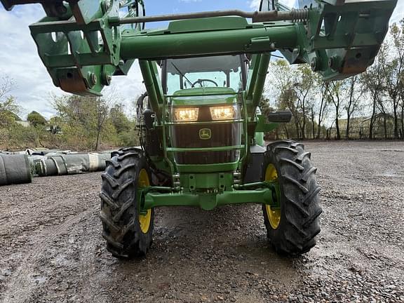 Image of John Deere 5100E equipment image 2