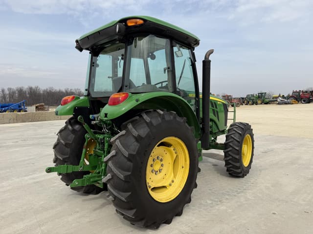Image of John Deere 5100E equipment image 3