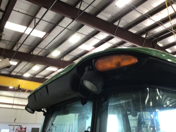 Image of John Deere 5100E equipment image 3