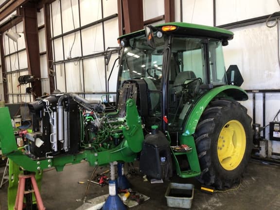 Image of John Deere 5100E equipment image 1