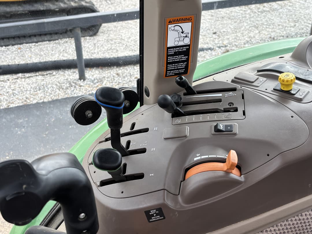 Image of John Deere 5100E Image 1