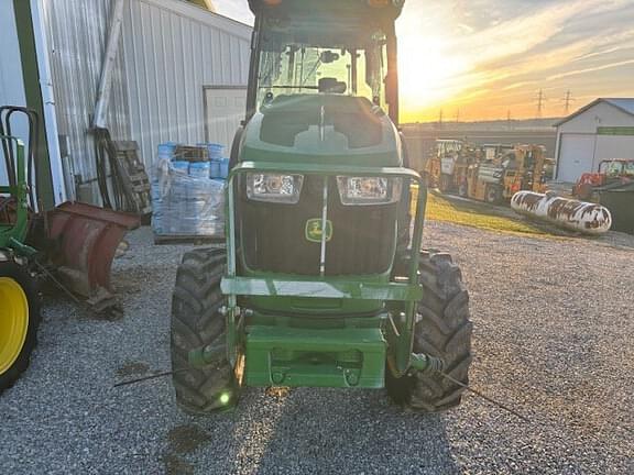 Image of John Deere 5100GN equipment image 2