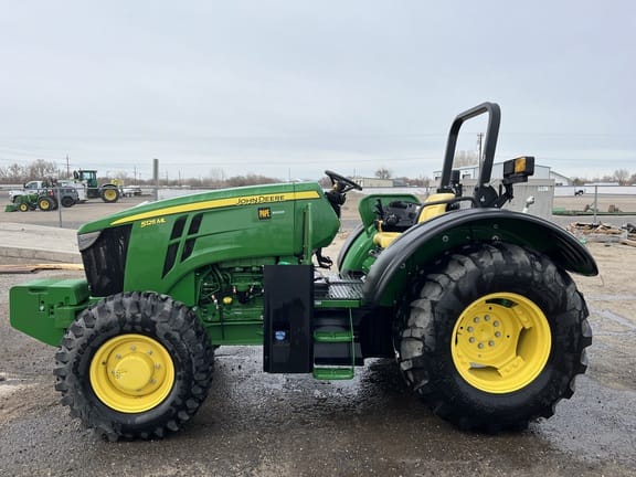 2021 John Deere 5125ML Equipment Image0