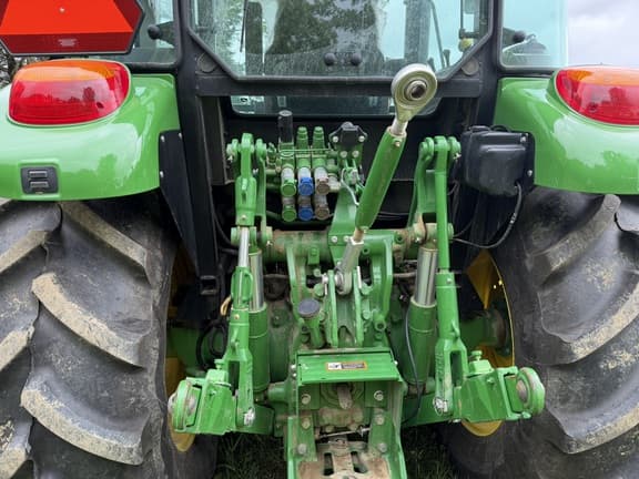 Image of John Deere 5100M equipment image 2