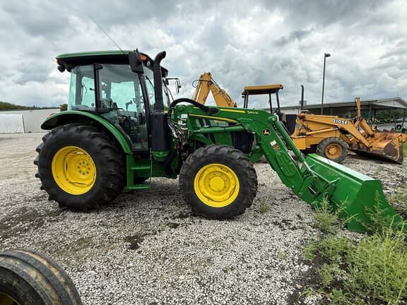 Image of John Deere 5100M equipment image 4