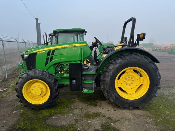 Image of John Deere 5100ML equipment image 1