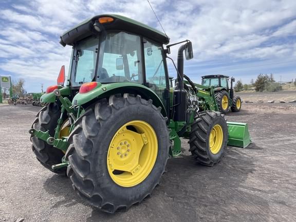 Image of John Deere 5115M equipment image 4