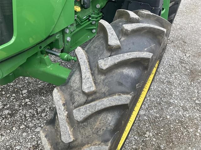 Image of John Deere 5115M equipment image 2