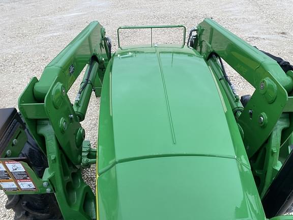 Image of John Deere 5115M equipment image 4