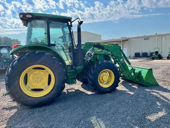 Image of John Deere 5115R equipment image 3