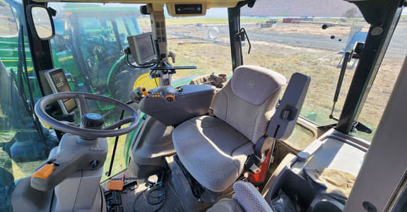 Image of John Deere 5125R equipment image 3