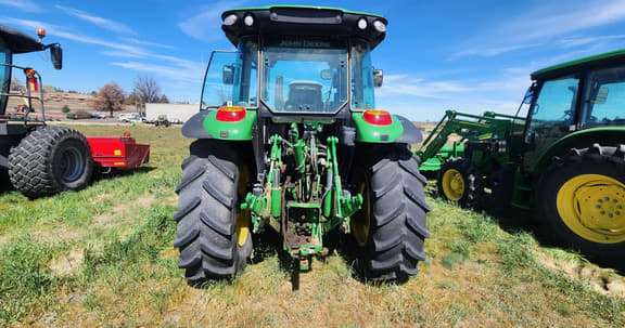 Image of John Deere 5125R equipment image 1