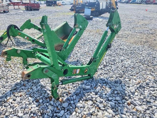 Image of John Deere 520M equipment image 4
