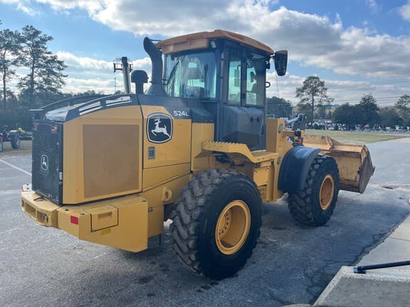 Image of John Deere 524L equipment image 2