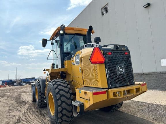 Image of John Deere 524P equipment image 4