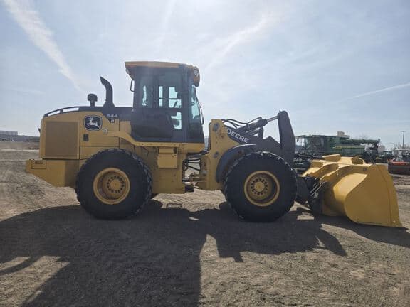 Image of John Deere 544P equipment image 3