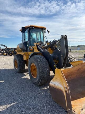 Image of John Deere 544P equipment image 2