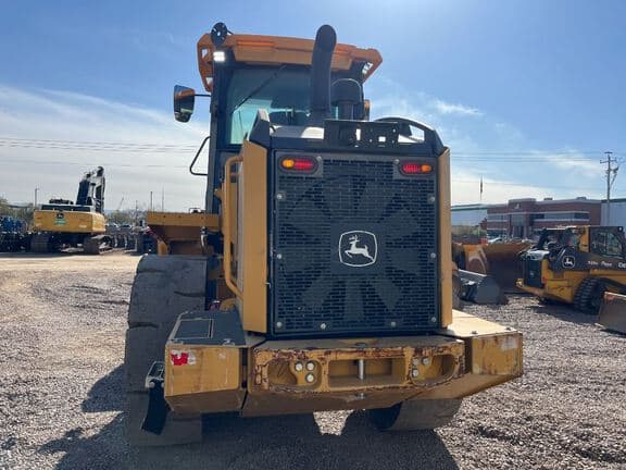 Image of John Deere 544P equipment image 3