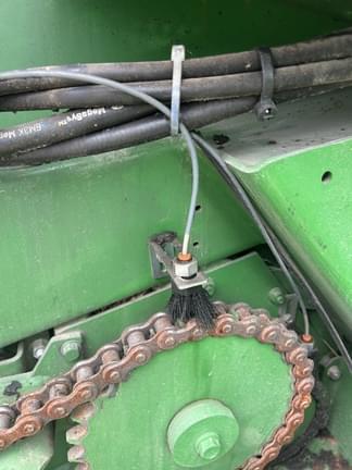 Image of John Deere 560M equipment image 4