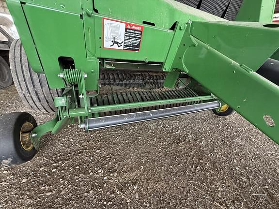 Image of John Deere 560M equipment image 4