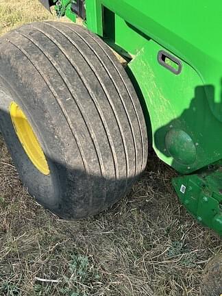 Image of John Deere 560M equipment image 4