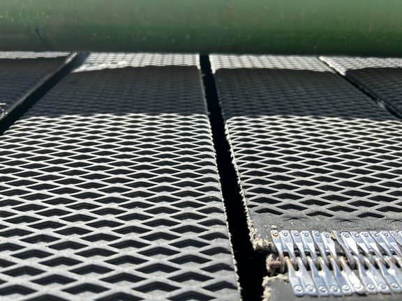 Image of John Deere 560M equipment image 4