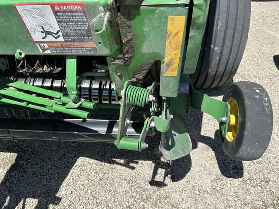 Image of John Deere 560M equipment image 2