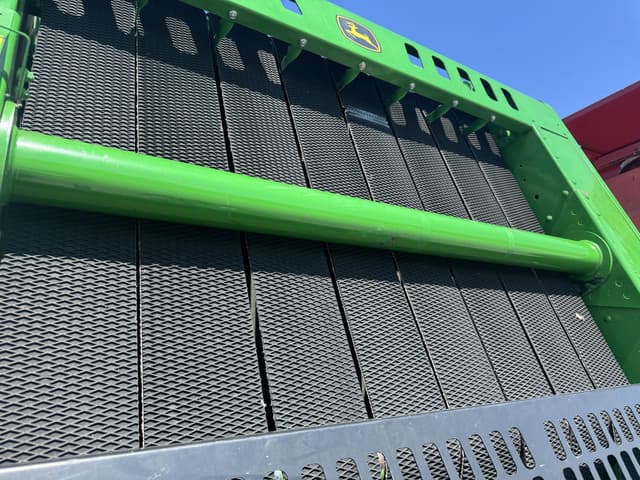 Image of John Deere 560M equipment image 3