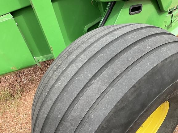 Image of John Deere 560M equipment image 3