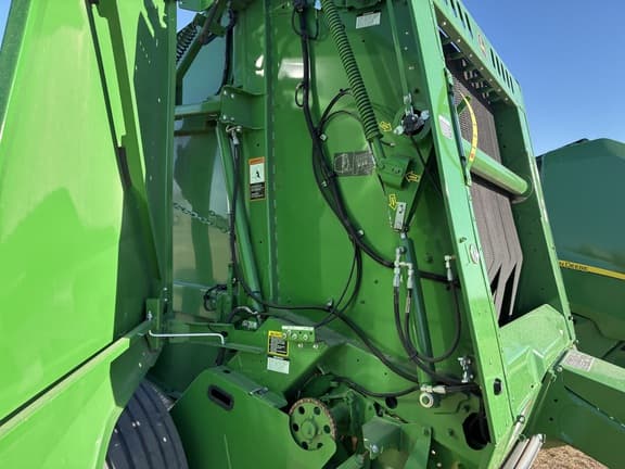 Image of John Deere 560M equipment image 4