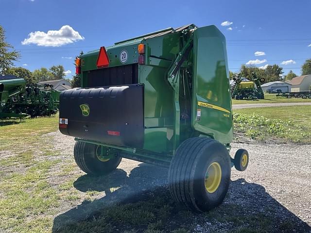 Image of John Deere 560M equipment image 3