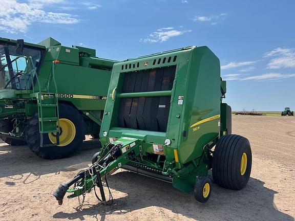 Image of John Deere 560M equipment image 1