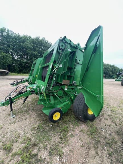 Image of John Deere 560M equipment image 3