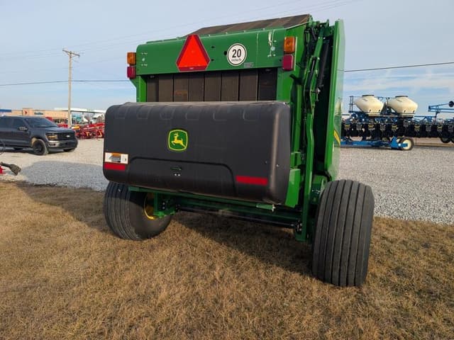 Image of John Deere 560M equipment image 4