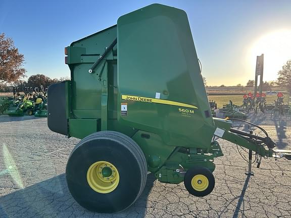 Image of John Deere 560M equipment image 4