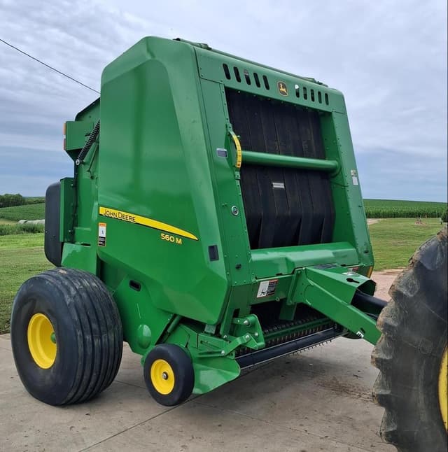Image of John Deere 560M equipment image 1