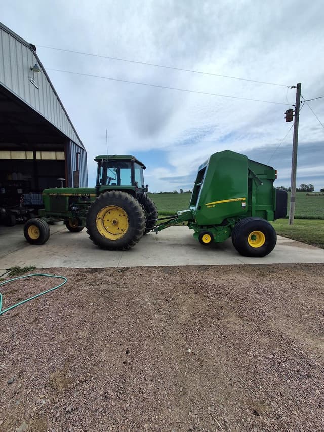 Image of John Deere 560M equipment image 4