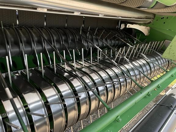 Image of John Deere 560M equipment image 4
