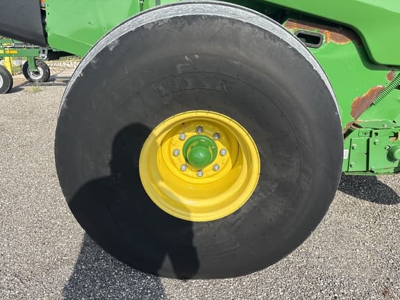 Image of John Deere 560M equipment image 4