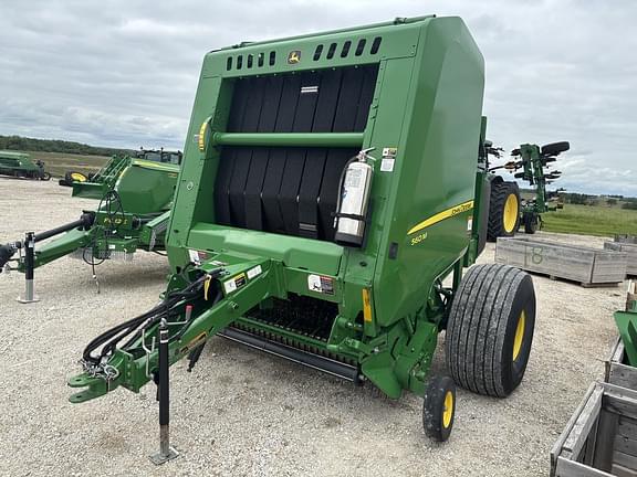 Image of John Deere 560M equipment image 4
