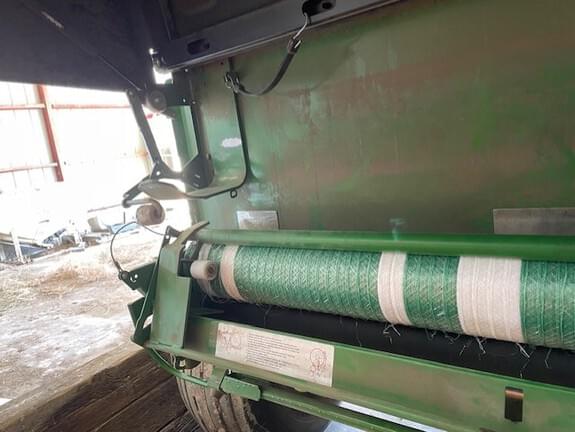 Image of John Deere 560M equipment image 1