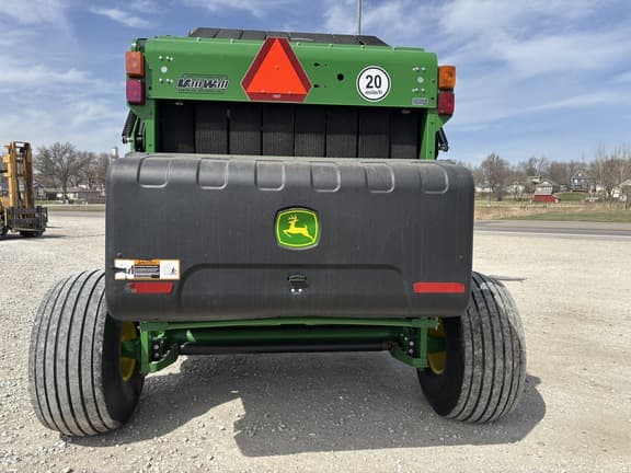 Image of John Deere 560M equipment image 4