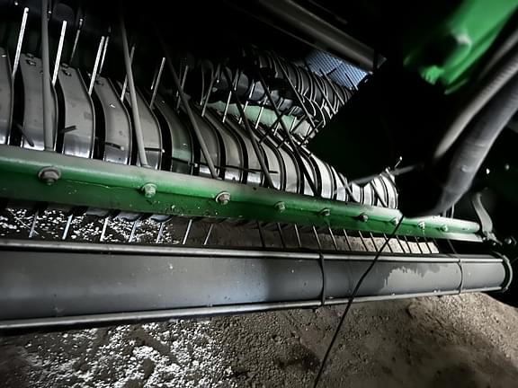 Image of John Deere 560M equipment image 3