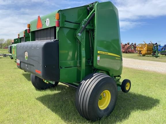 Image of John Deere 560M equipment image 4