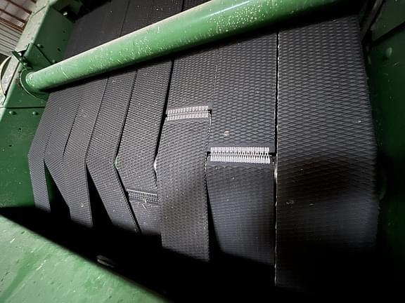 Image of John Deere 560M equipment image 4